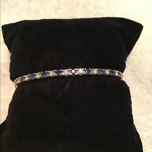 Gorgeous❣️ 14KT diamond & sapphire tennis bracelet😊